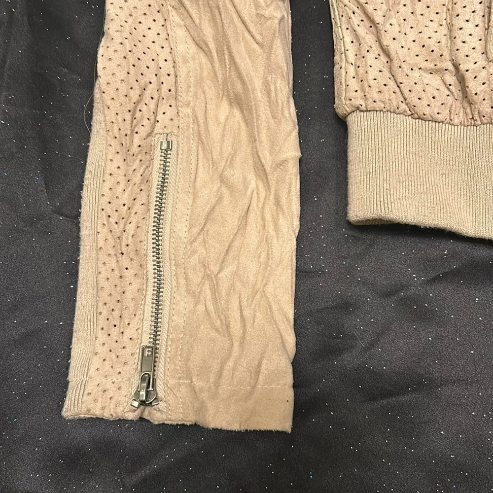 Distressed Cropped Jacket 🧥 - Picture 3 of 15